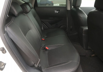 Подержанный автомобиль Nissan Qashqai 2013 года (11 фото)