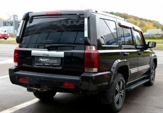 Подержанный автомобиль Jeep Commander 2007 года (6 фото)