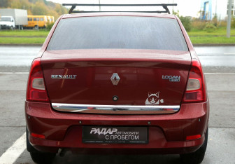 Подержанный автомобиль Renault Logan Sedan 2010 года (5 фото)
