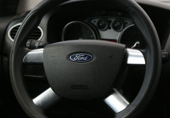 Подержанный автомобиль Ford Focus Sedan 2008 года (16 фото)