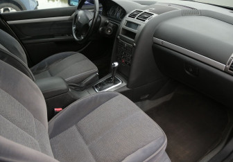 Подержанный автомобиль Peugeot 407 Sedan 2005 года (9 фото)