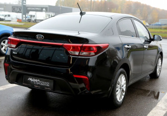 Подержанный автомобиль Kia Rio Sedan 2017 года (6 фото)