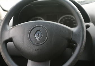 Подержанный автомобиль Renault Duster 2013 года (16 фото)