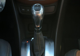 Подержанный автомобиль Opel Mokka 2013 года (13 фото)