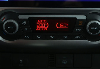Подержанный автомобиль Ford Focus Hatchback 2008 года (16 фото)