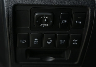 Подержанный автомобиль Toyota Land Cruiser Suv 2013 года (19 фото)