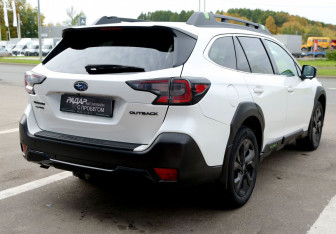 Подержанный автомобиль Subaru Outback Wagon 2021 года (6 фото)