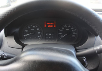Подержанный автомобиль Renault Logan Sedan 2009 года (14 фото)