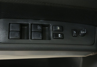 Подержанный автомобиль Nissan X-Trail 2010 года (18 фото)