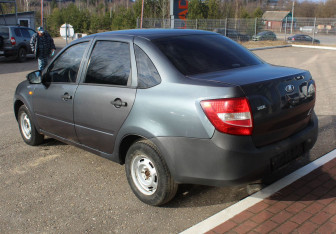Подержанный автомобиль LADA (ВАЗ) Granta Sedan 2015 года (5 фото)