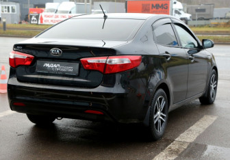 Подержанный автомобиль Kia Rio Sedan 2014 года (6 фото)