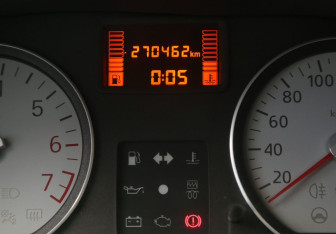 Подержанный автомобиль Renault Logan Sedan 2010 года (17 фото)