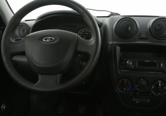 Подержанный автомобиль LADA (ВАЗ) Granta Sedan 2012 года (14 фото)