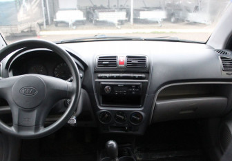 Подержанный автомобиль Kia Picanto 2007 года (13 фото)