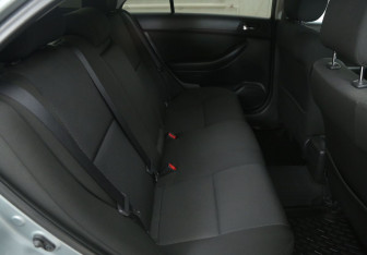 Подержанный автомобиль Toyota Avensis Sedan 2008 года (11 фото)