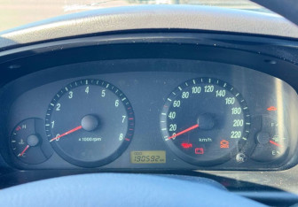 Подержанный автомобиль Hyundai Elantra Sedan 2008 года (17 фото)