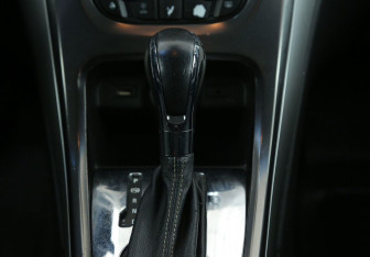 Подержанный автомобиль Opel Astra Hatchback 2010 года (15 фото)