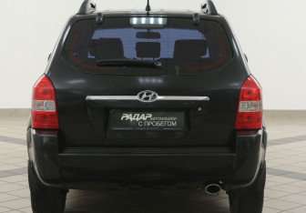 Подержанный автомобиль Hyundai Tucson 2008 года (3 фото)