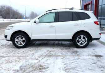 Подержанный автомобиль Hyundai Santa Fe 2011 года (8 фото)