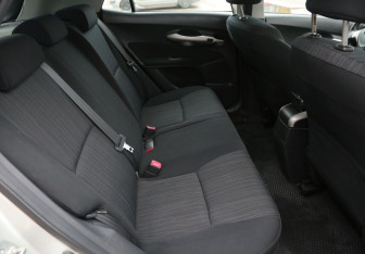 Подержанный автомобиль Toyota Auris Hatchback 2008 года (11 фото)