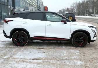 Подержанный автомобиль Omoda C5 2022 года (7 фото)