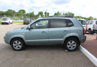 Подержанный автомобиль Hyundai Tucson 2006 года (4 фото)
