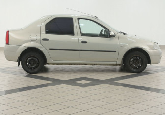 Подержанный автомобиль Renault Logan Sedan 2006 года (5 фото)