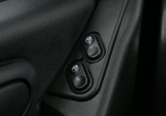 Подержанный автомобиль Chevrolet Niva 2006 года (18 фото)