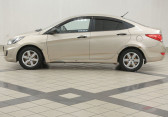 Подержанный автомобиль Hyundai Solaris Sedan 2011 года (7 фото)