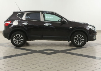 Подержанный автомобиль Nissan Qashqai 2012 года (5 фото)