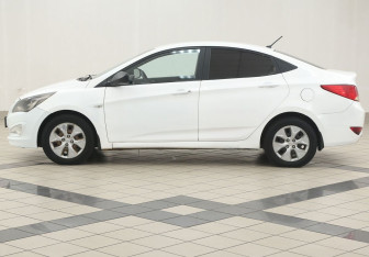Подержанный автомобиль Hyundai Solaris Sedan 2015 года (7 фото)