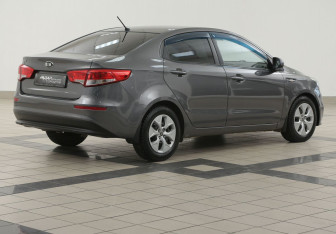 Подержанный автомобиль Kia Rio Sedan 2015 года (4 фото)