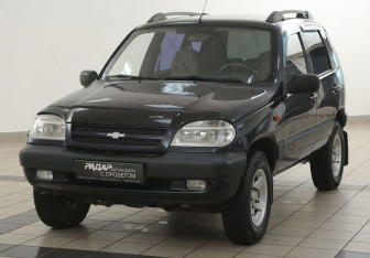 Подержанный автомобиль Chevrolet Niva 2005 года (8 фото)