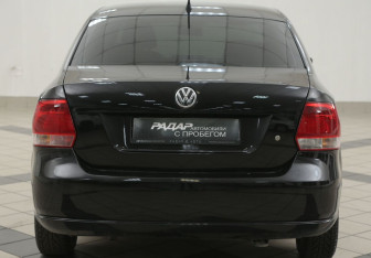Подержанный автомобиль Volkswagen Polo Sedan 2012 года (3 фото)