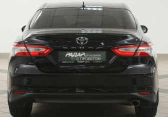 Подержанный автомобиль Toyota Camry Sedan 2019 года (3 фото)