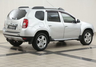 Подержанный автомобиль Renault Duster 2012 года (4 фото)