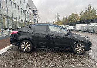 Подержанный автомобиль Kia Rio Sedan 2013 года (8 фото)
