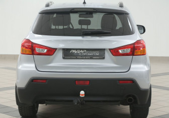 Подержанный автомобиль Mitsubishi ASX 2011 года (3 фото)