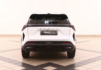 Подержанный автомобиль Geely Atlas 2023 года (5 фото)