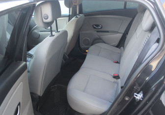 Подержанный автомобиль Renault Megane Wagon 2009 года (12 фото)