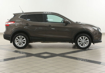 Подержанный автомобиль Nissan Qashqai 2014 года (5 фото)