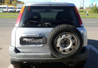 Подержанный автомобиль Honda CR-V 2001 года (5 фото)