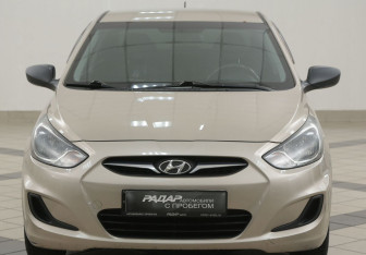 Подержанный автомобиль Hyundai Solaris Sedan 2011 года (6 фото)