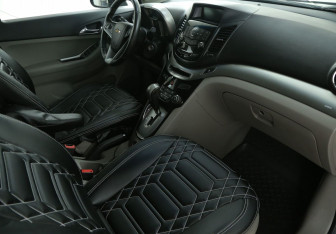 Подержанный автомобиль Chevrolet Orlando 2012 года (9 фото)