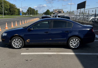 Подержанный автомобиль Volkswagen Passat Sedan 2006 года (7 фото)