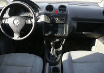 Подержанный автомобиль Volkswagen Caddy Compactvan 2007 года (12 фото)