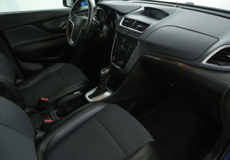 Подержанный автомобиль Opel Mokka 2013 года (9 фото)