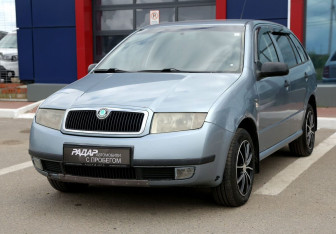 Подержанный автомобиль Skoda Fabia Wagon 2002 года (3 фото)