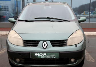 Подержанный автомобиль Renault Scenic 2006 года (2 фото)