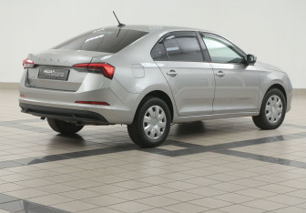 Подержанный автомобиль Skoda Rapid Liftback 2020 года (4 фото)